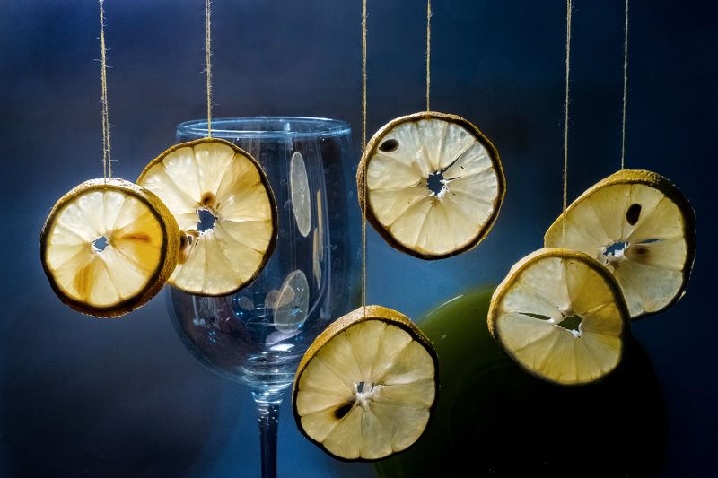 натюрмот с лимонами